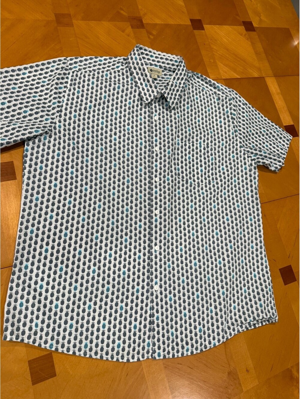 Haggar Men's XL Pineapple Print Button Front Shirt White Blue Short Sleeve